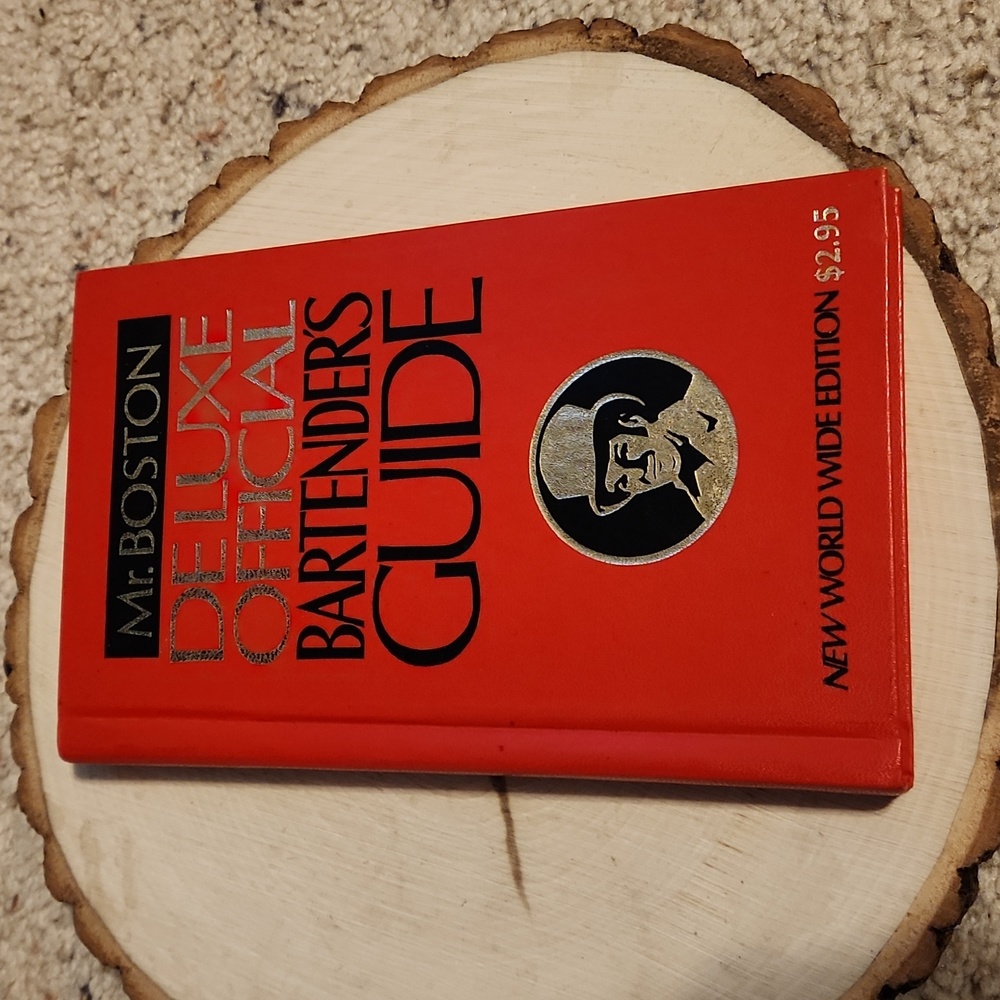 Mr. Boston Deluxe Official Bartenders Guide 1978 New World Wide Edition